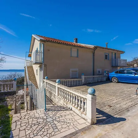 Apartment In 45273 *