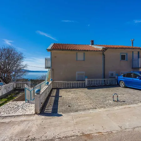 Apartment In 45273 *